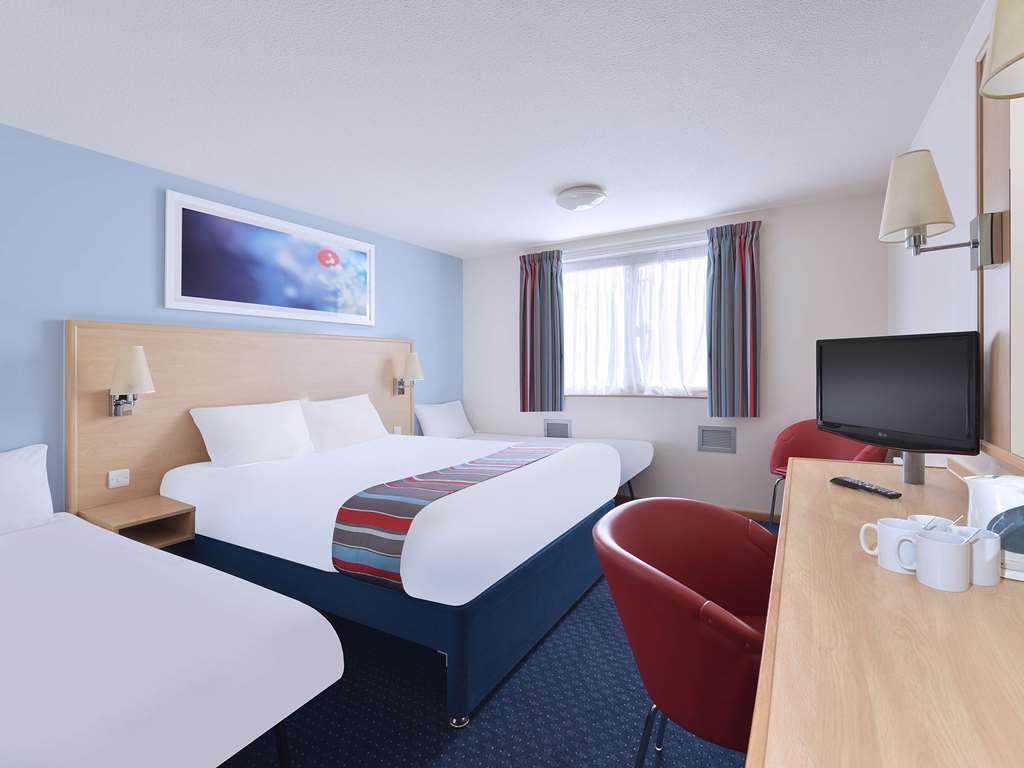 Travelodge Frimley Amenities photo